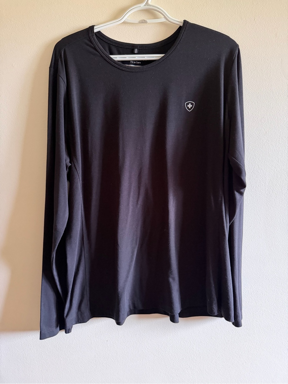 Ariat women’s  Black Long Sleeve under scrub shirt XXL